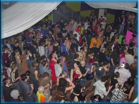 infectcrowd4.jpg
