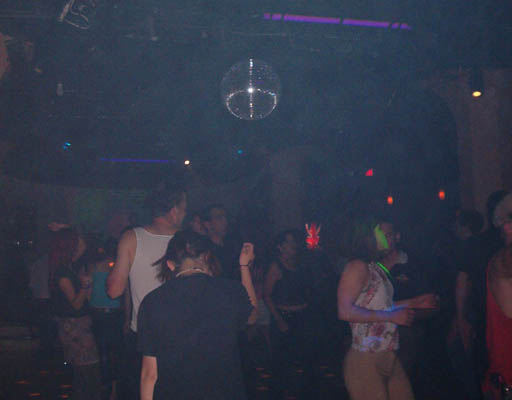 kode4dancefloor2.jpg